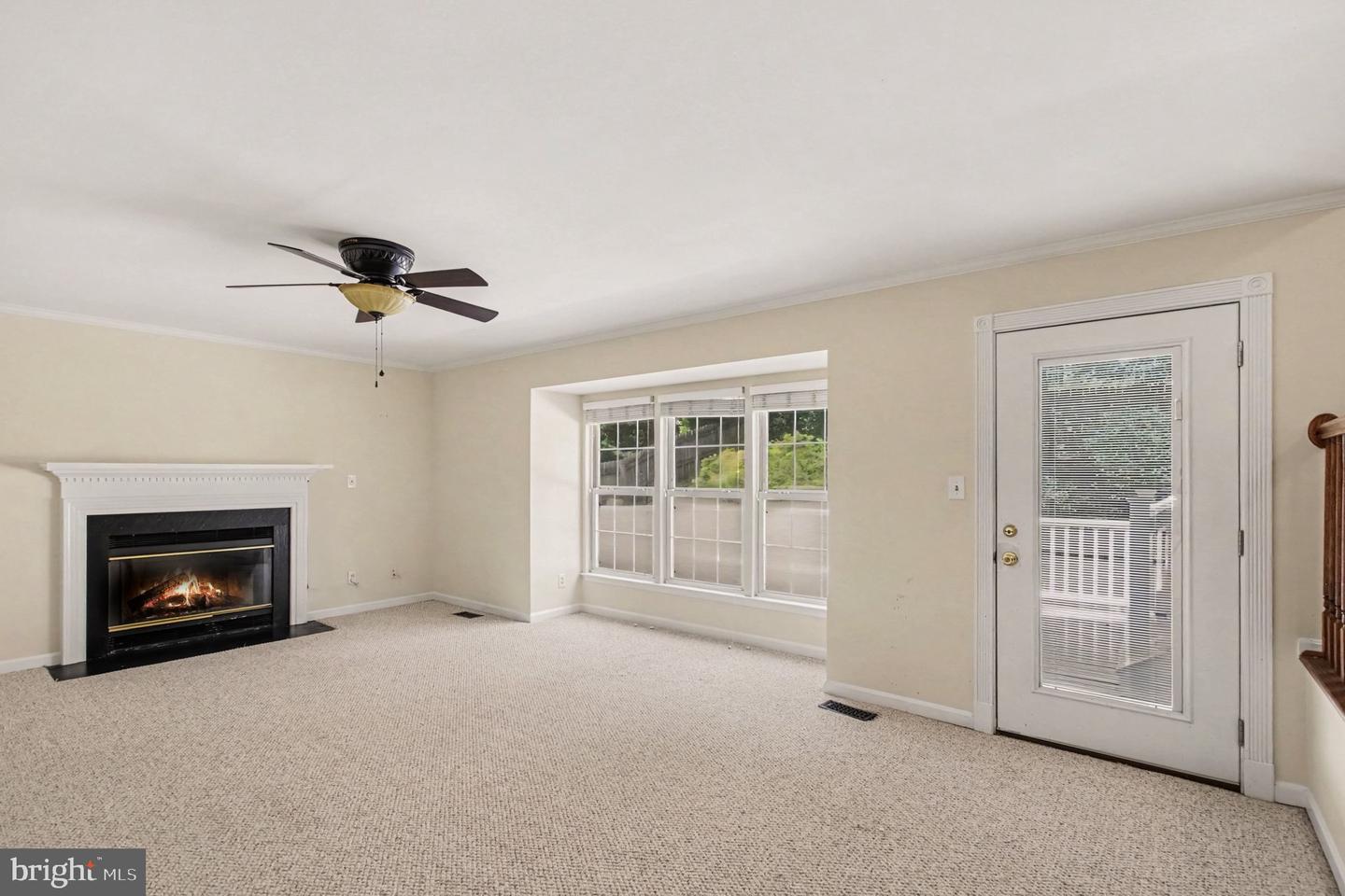 17 Sydney Ln Property Photo 12