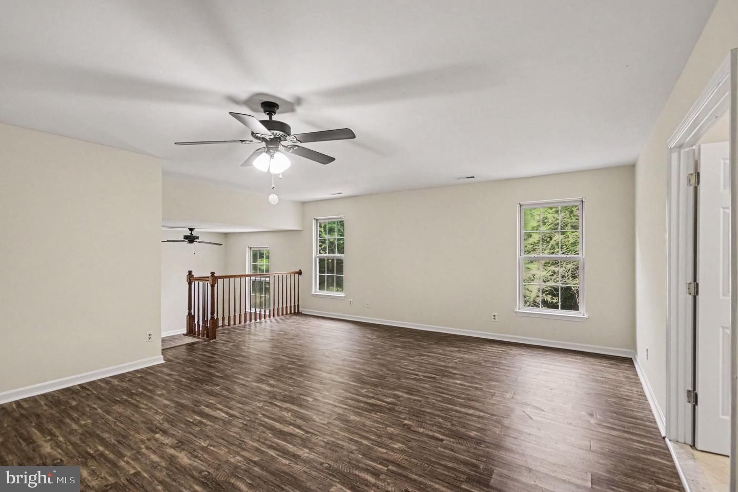 17 Sydney Ln Property Photo 14
