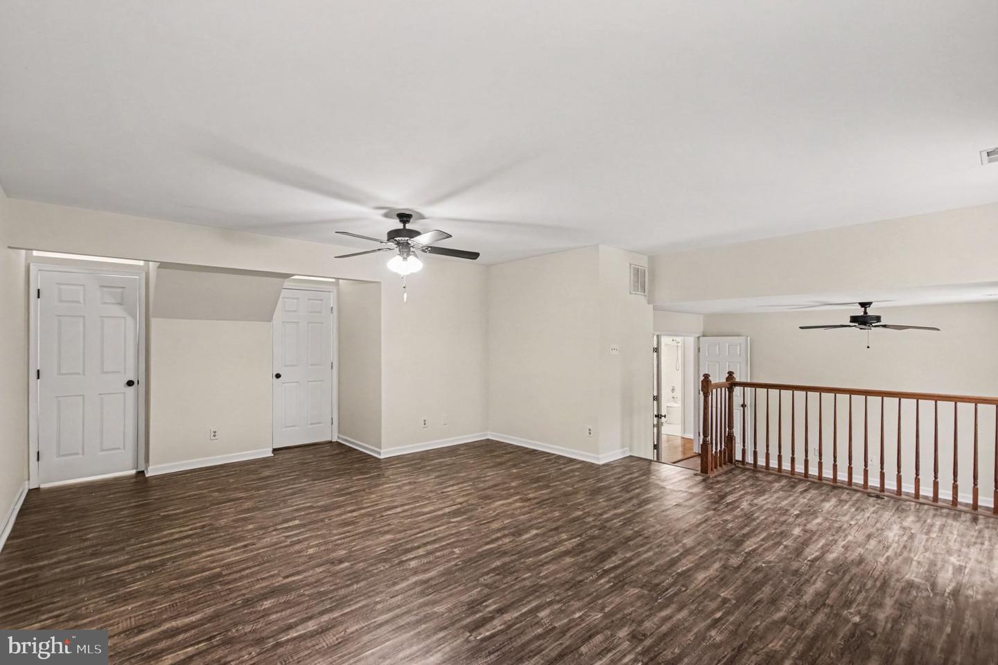 17 Sydney Ln Property Photo 15