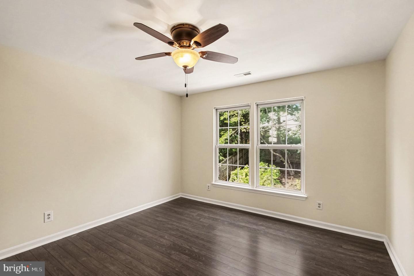 17 Sydney Ln Property Photo 20