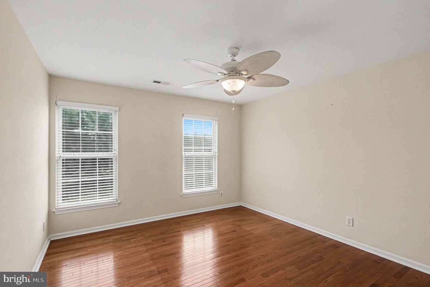 17 Sydney Ln Property Photo 24