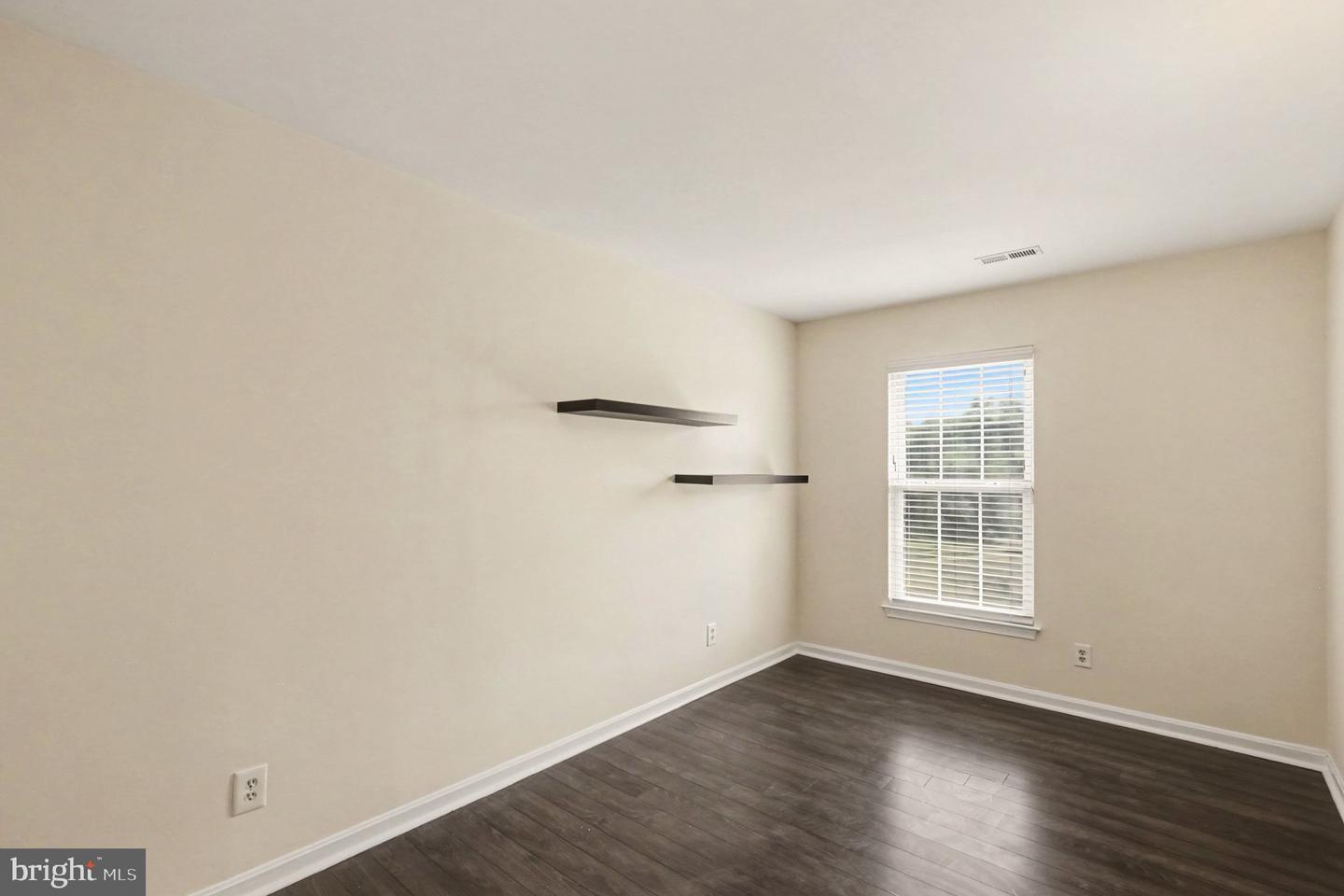 17 Sydney Ln Property Photo 26