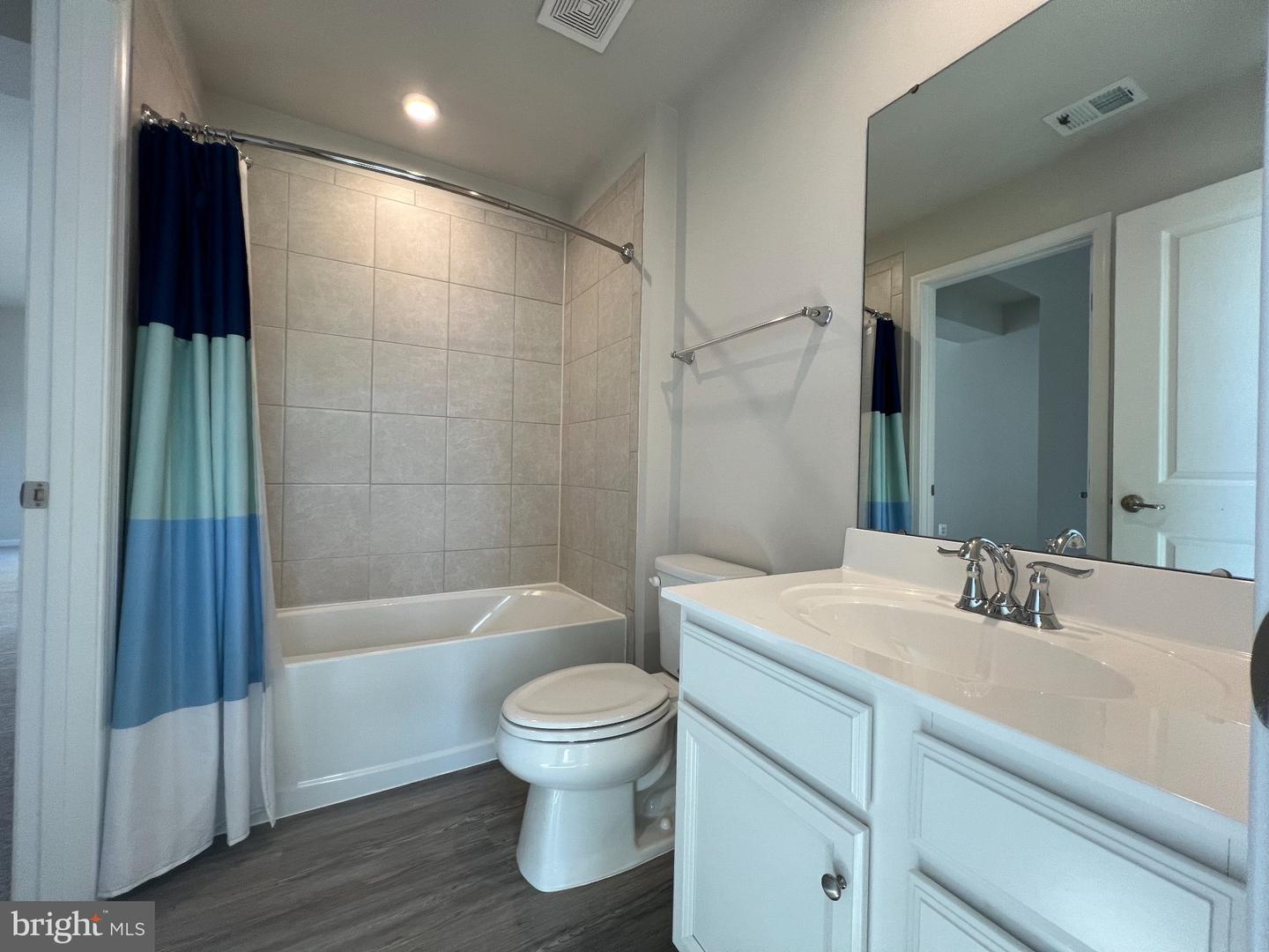 526 River Crest Way Property Photo 4