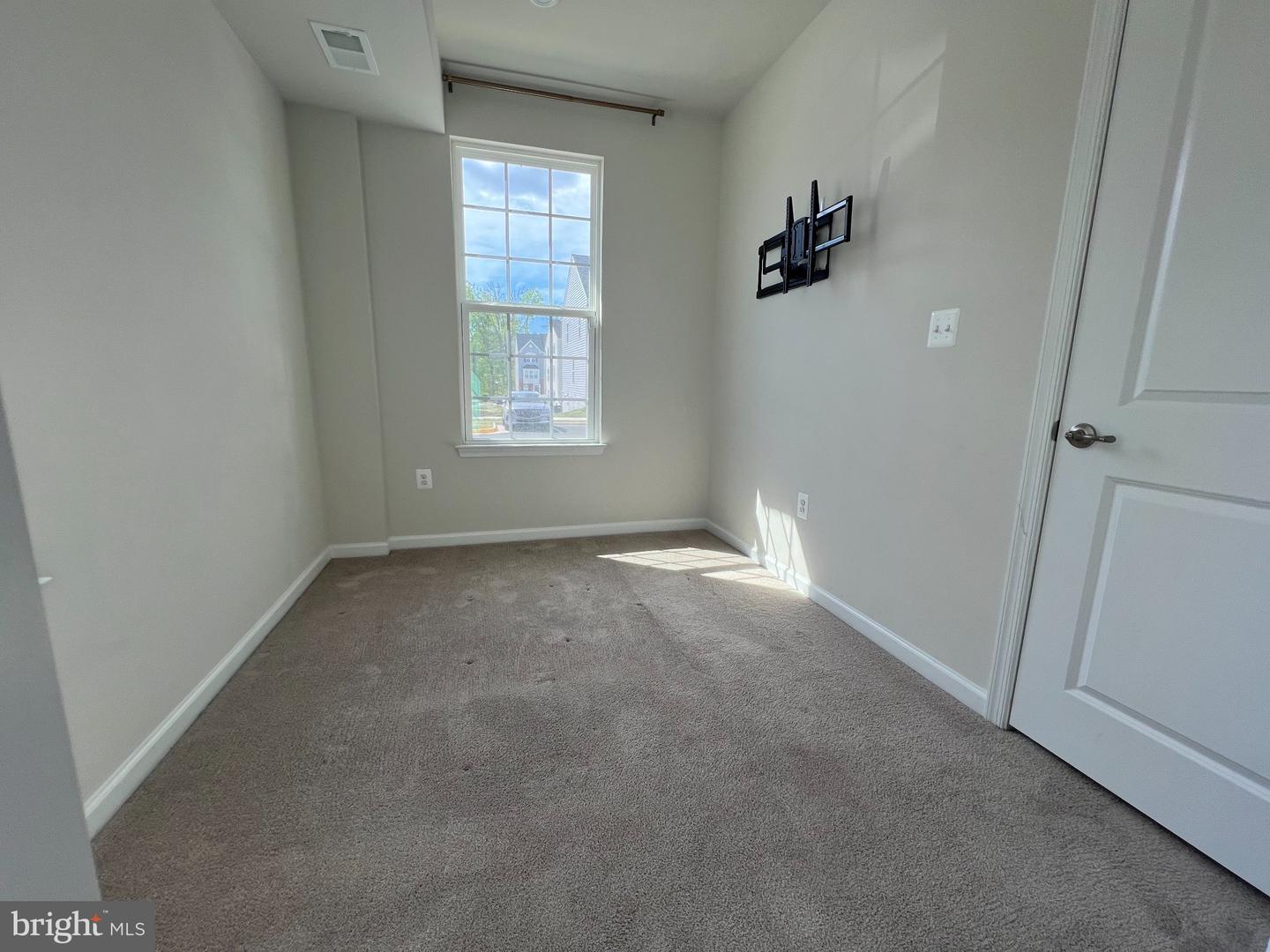 526 River Crest Way Property Photo 5