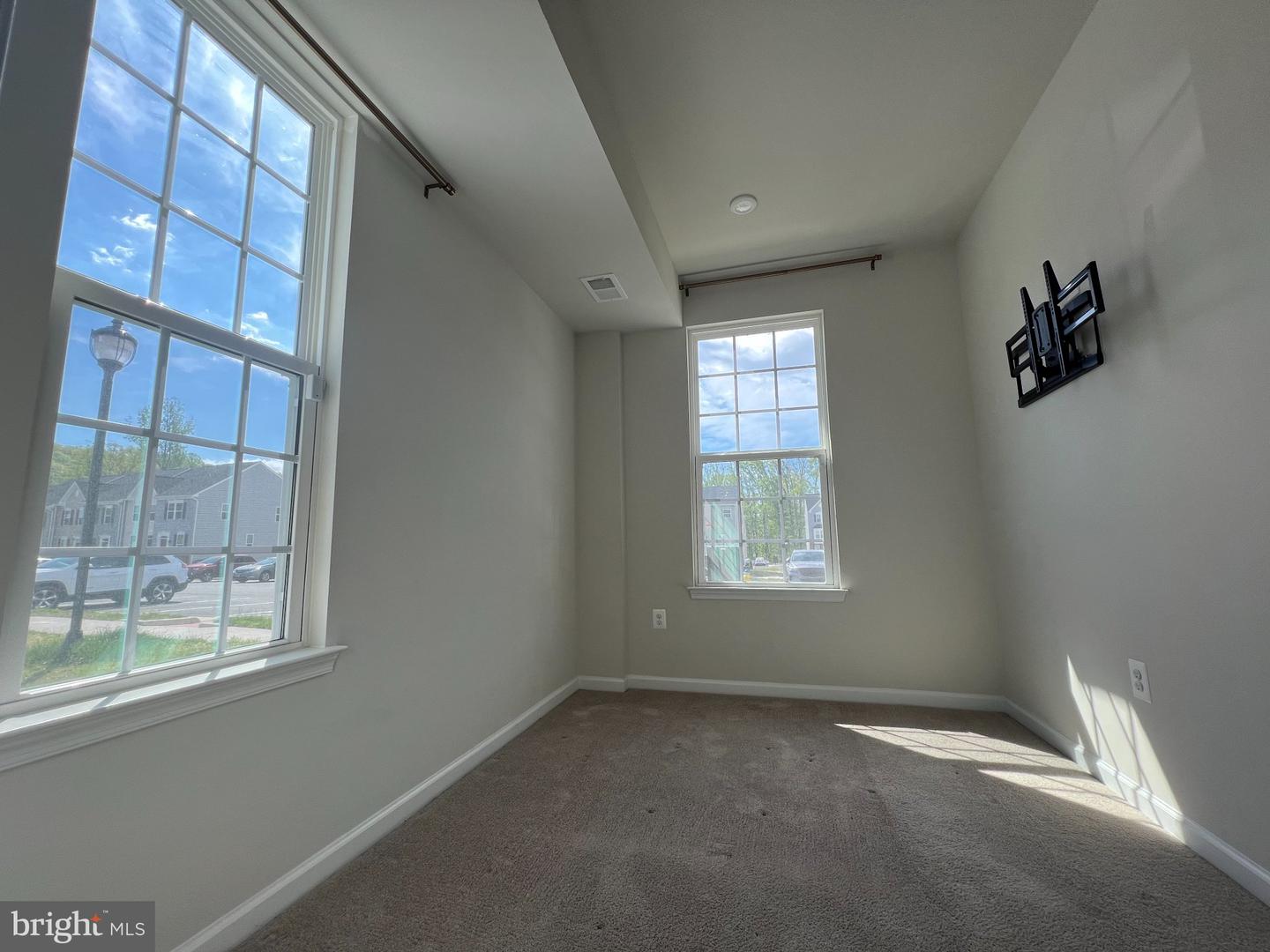 526 River Crest Way Property Photo 6