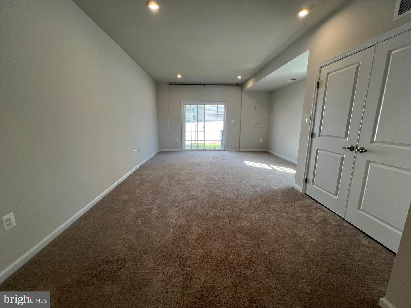 526 River Crest Way Property Photo 7