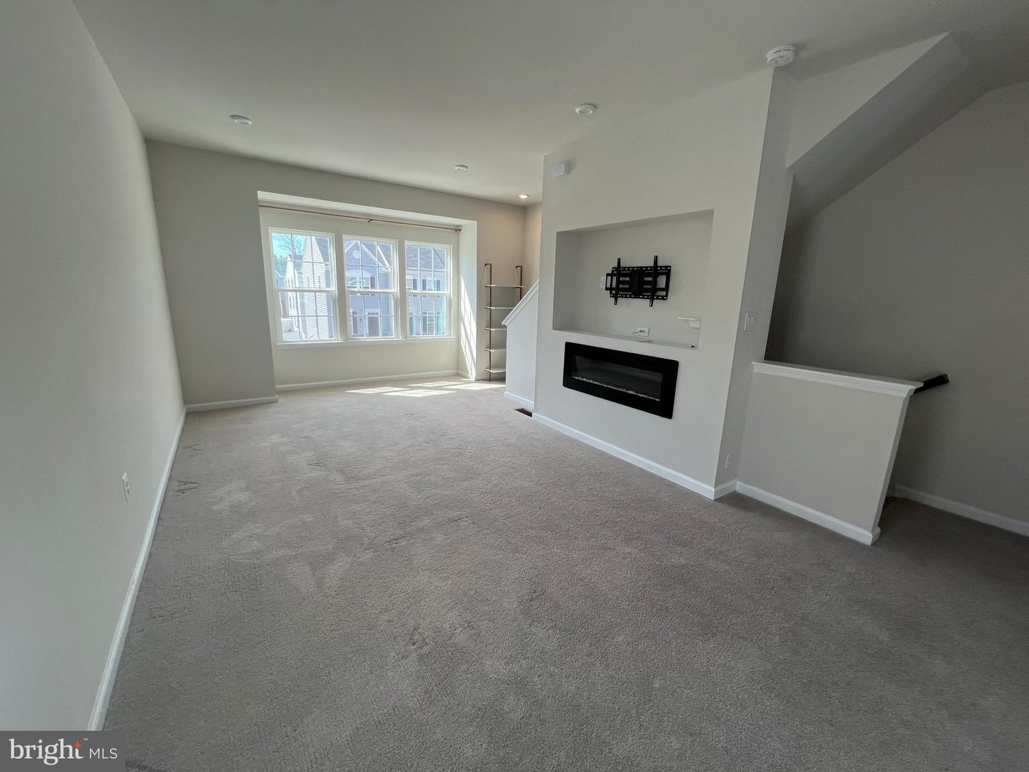526 River Crest Way Property Photo 12