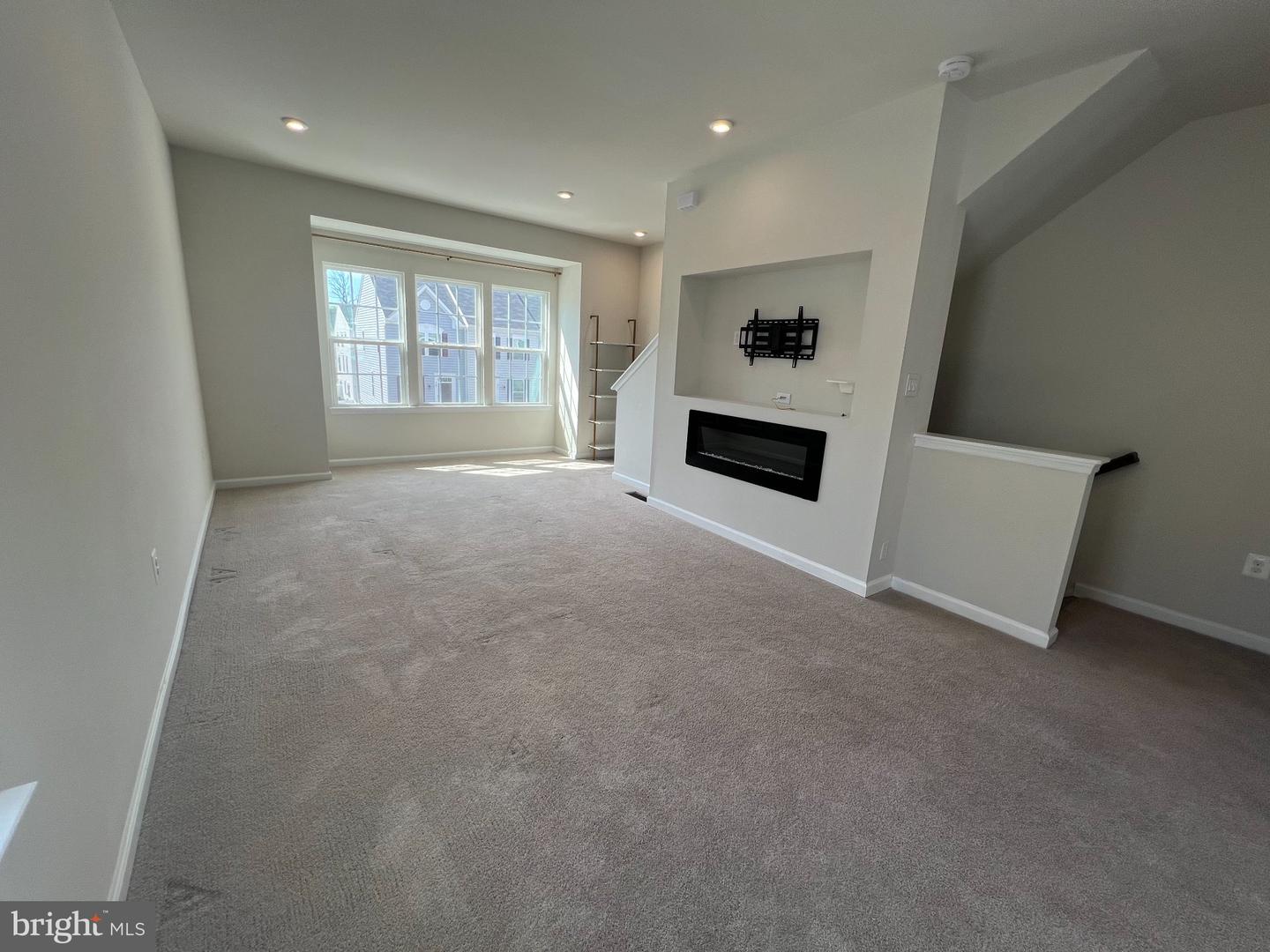 526 River Crest Way Property Photo 13