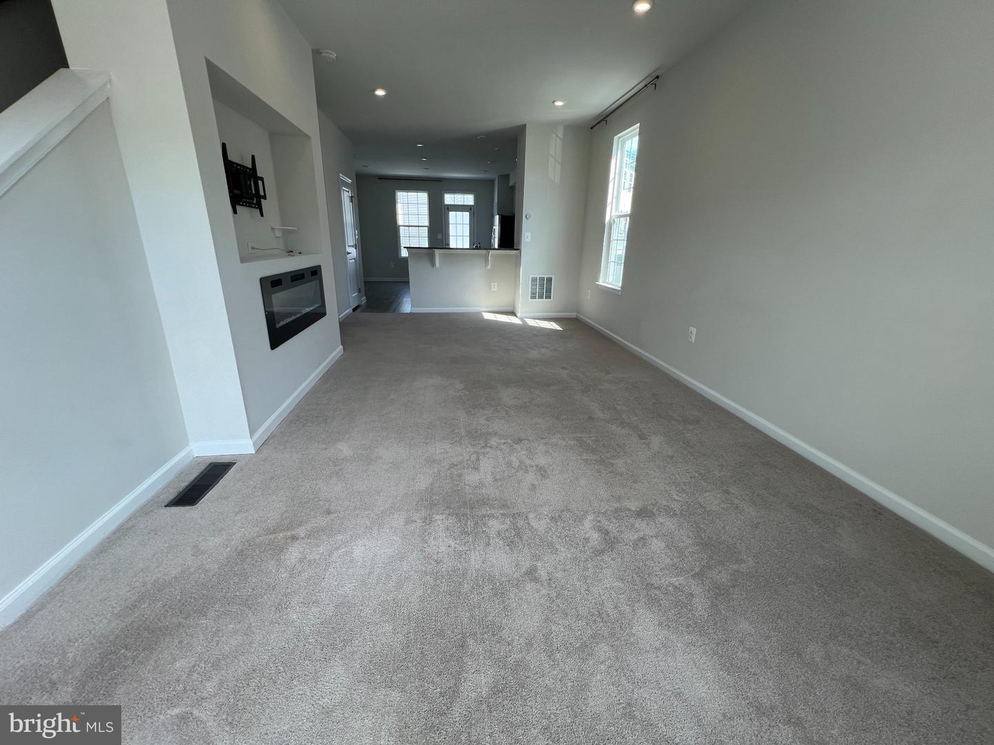 526 River Crest Way Property Photo 16