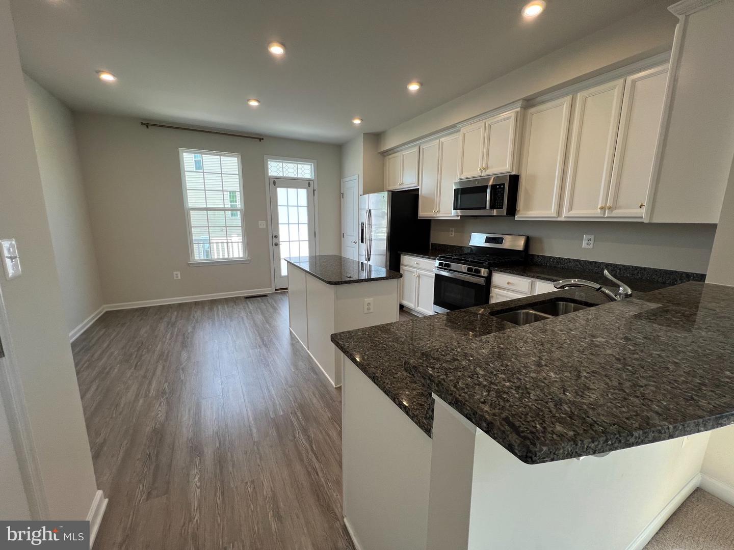 526 River Crest Way Property Photo 17
