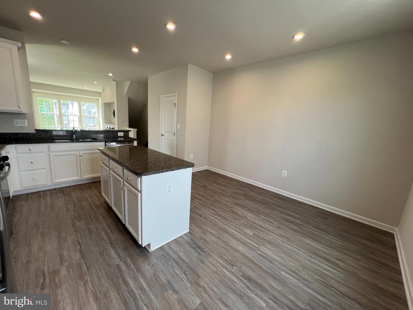 526 River Crest Way Property Photo 21