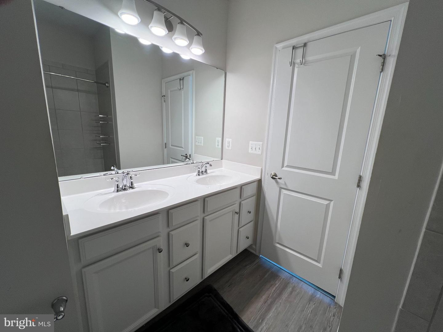526 River Crest Way Property Photo 33