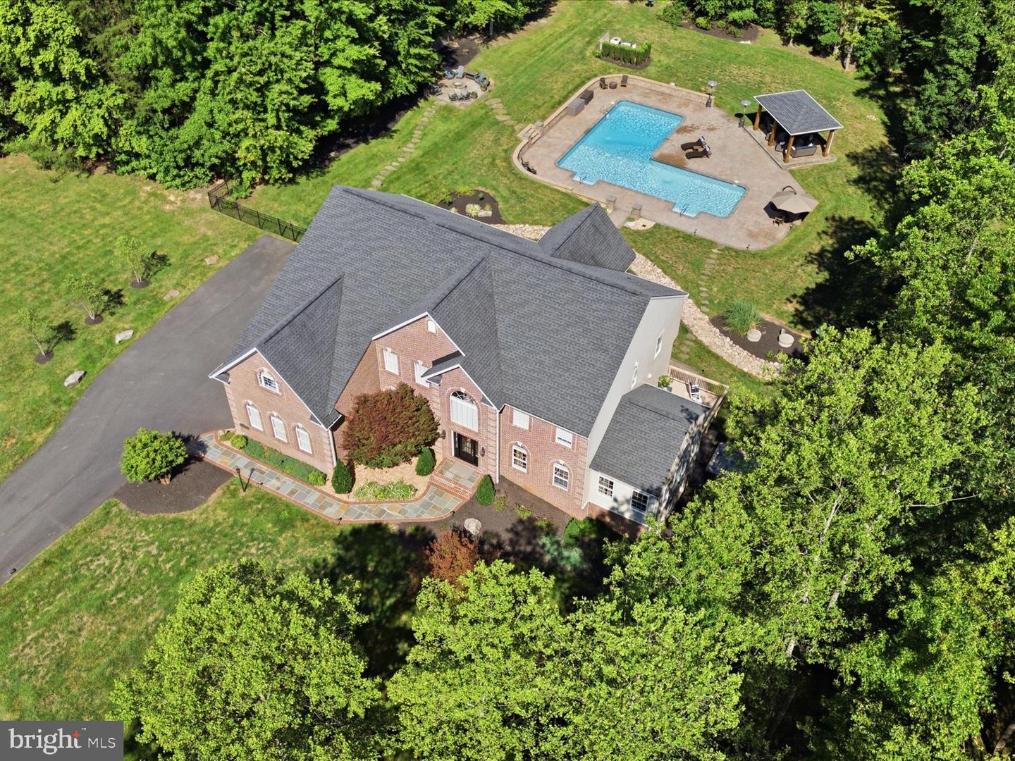 99 Brookesmill Ln Property Photo 1