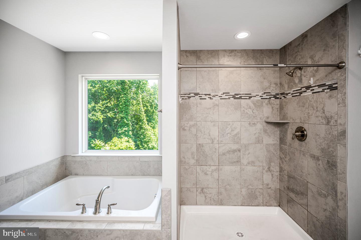 121 Forbes St Property Photo 16