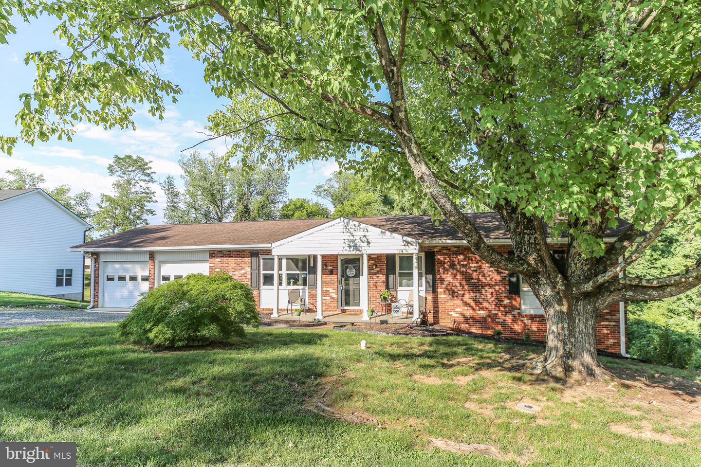 573 Melchers Dr Property Photo 1