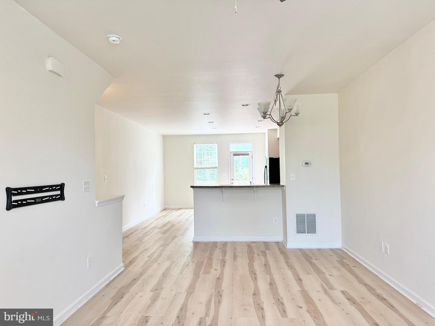 127 Streamview Dr Property Photo 6