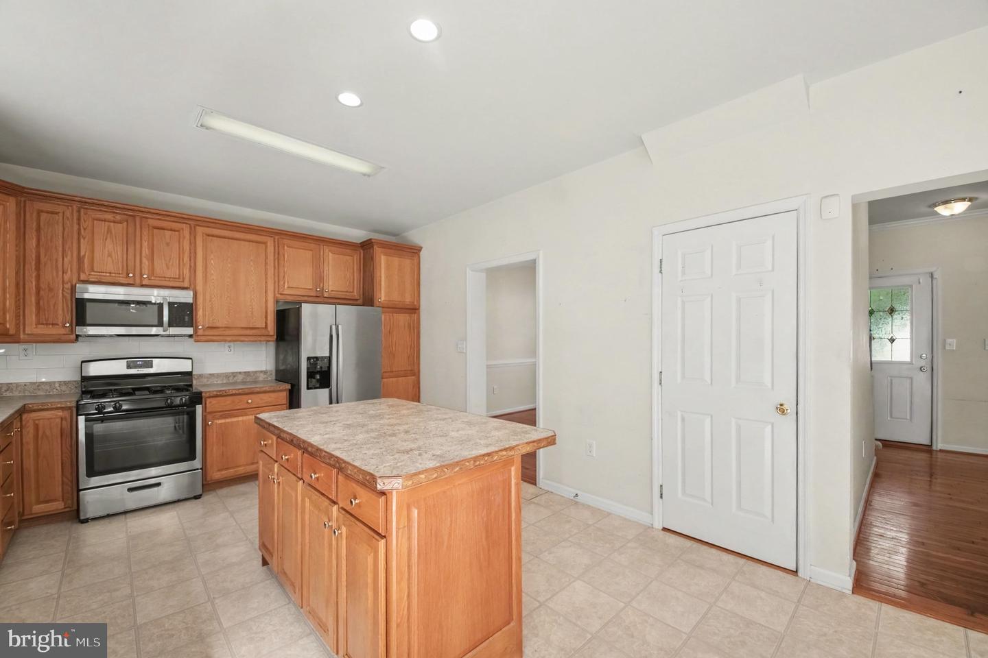 112 Olympic Dr Property Photo 7