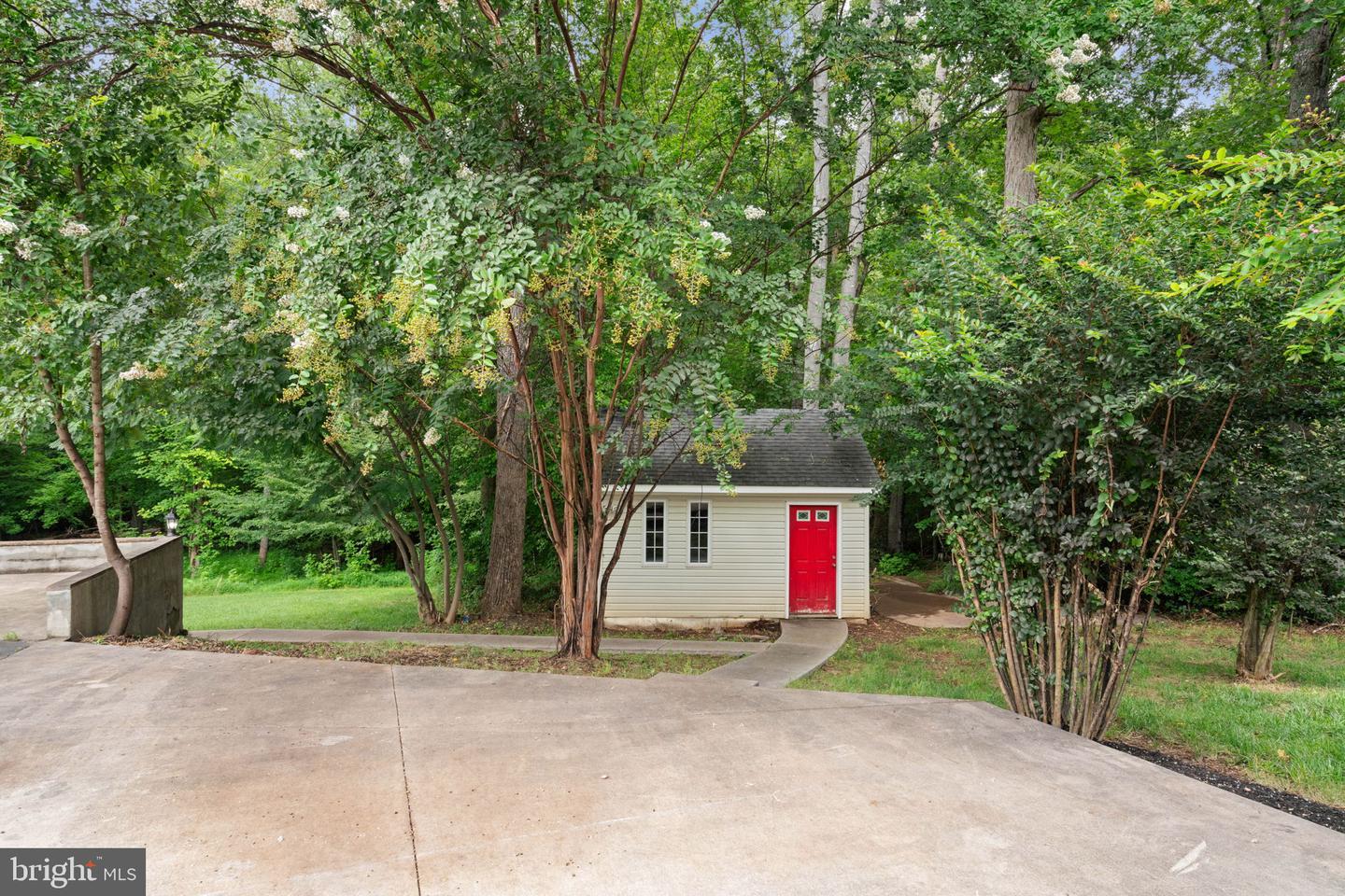 10 Secretariat Dr Property Photo 58