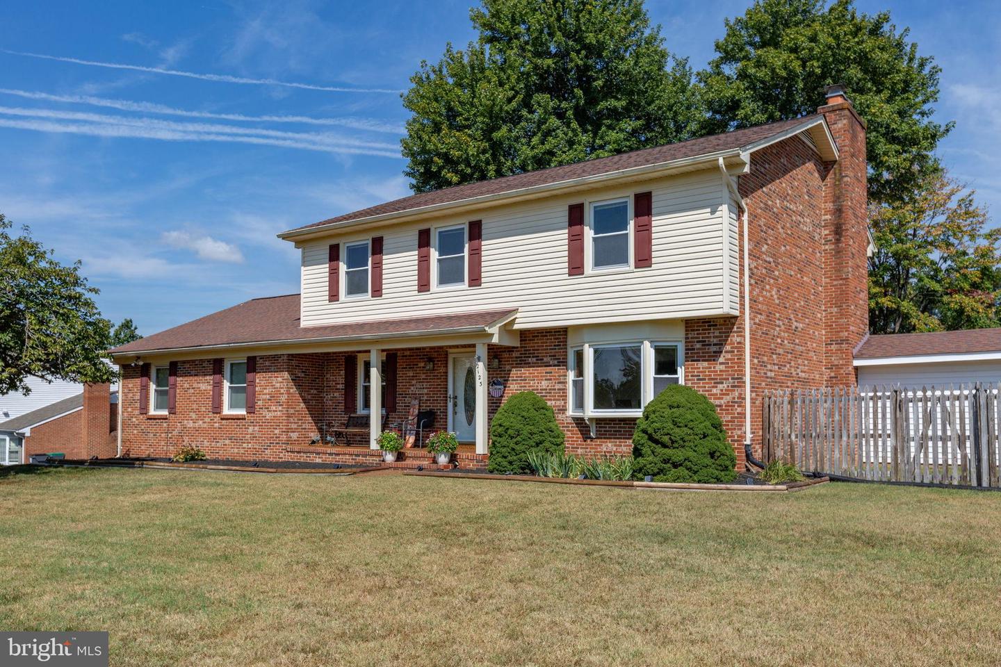 2123 Matthew Ln Property Photo 5