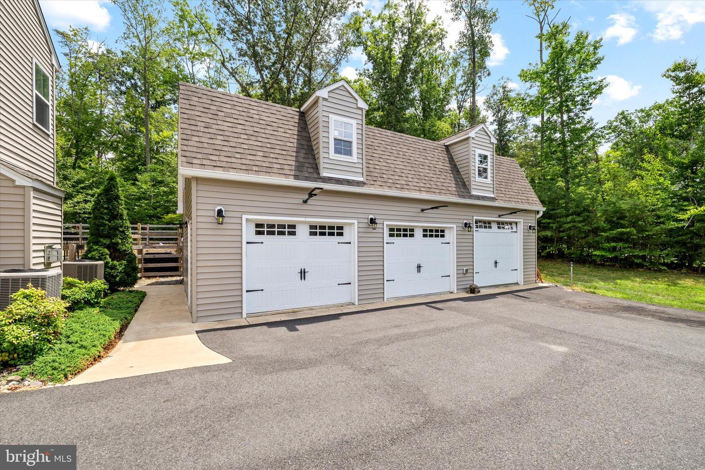 345 Long Meadow Dr Property Photo 7