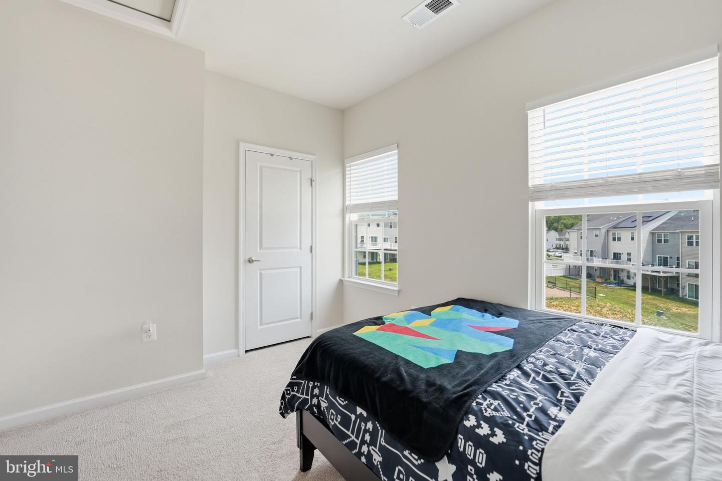 618 Streamview Dr Property Photo 23