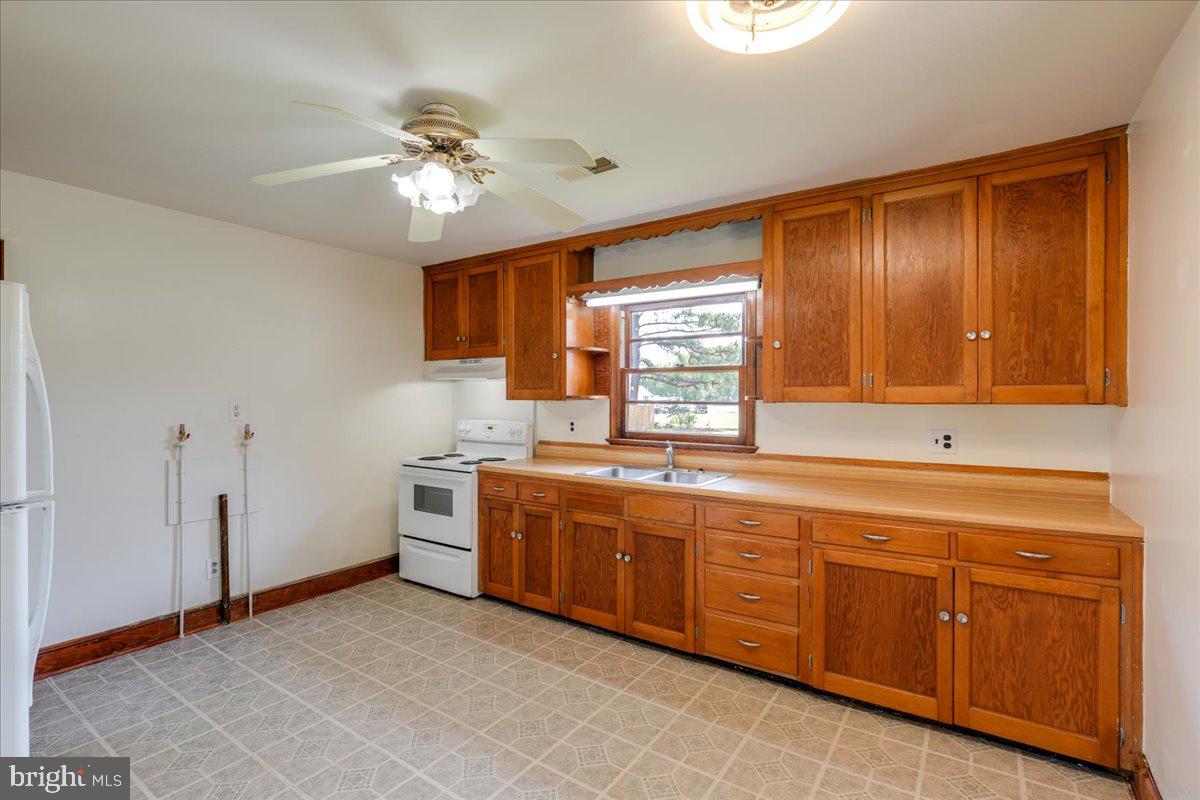 12 Little Whim Rd Property Photo 10