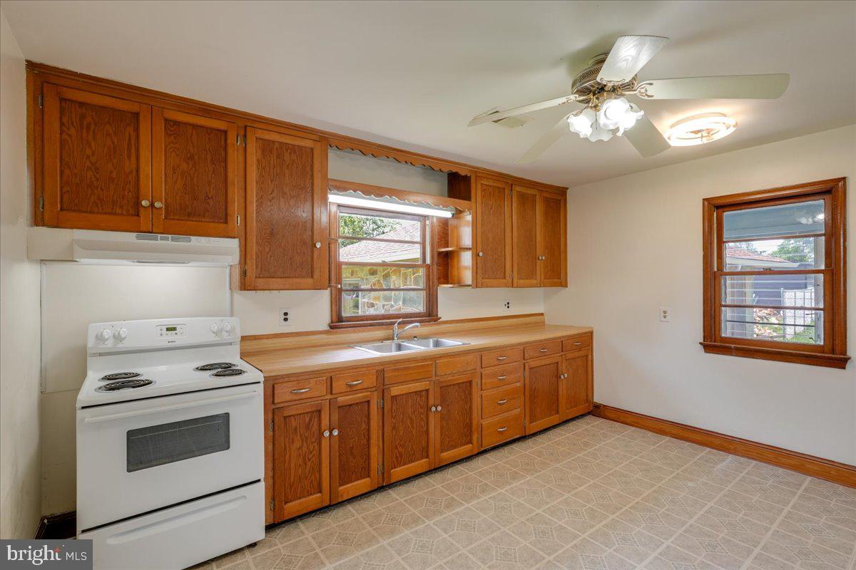 12 Little Whim Rd Property Photo 12