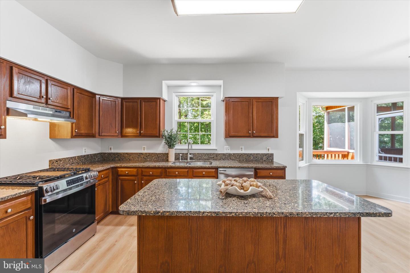 36 Westhampton Ct Property Photo 2