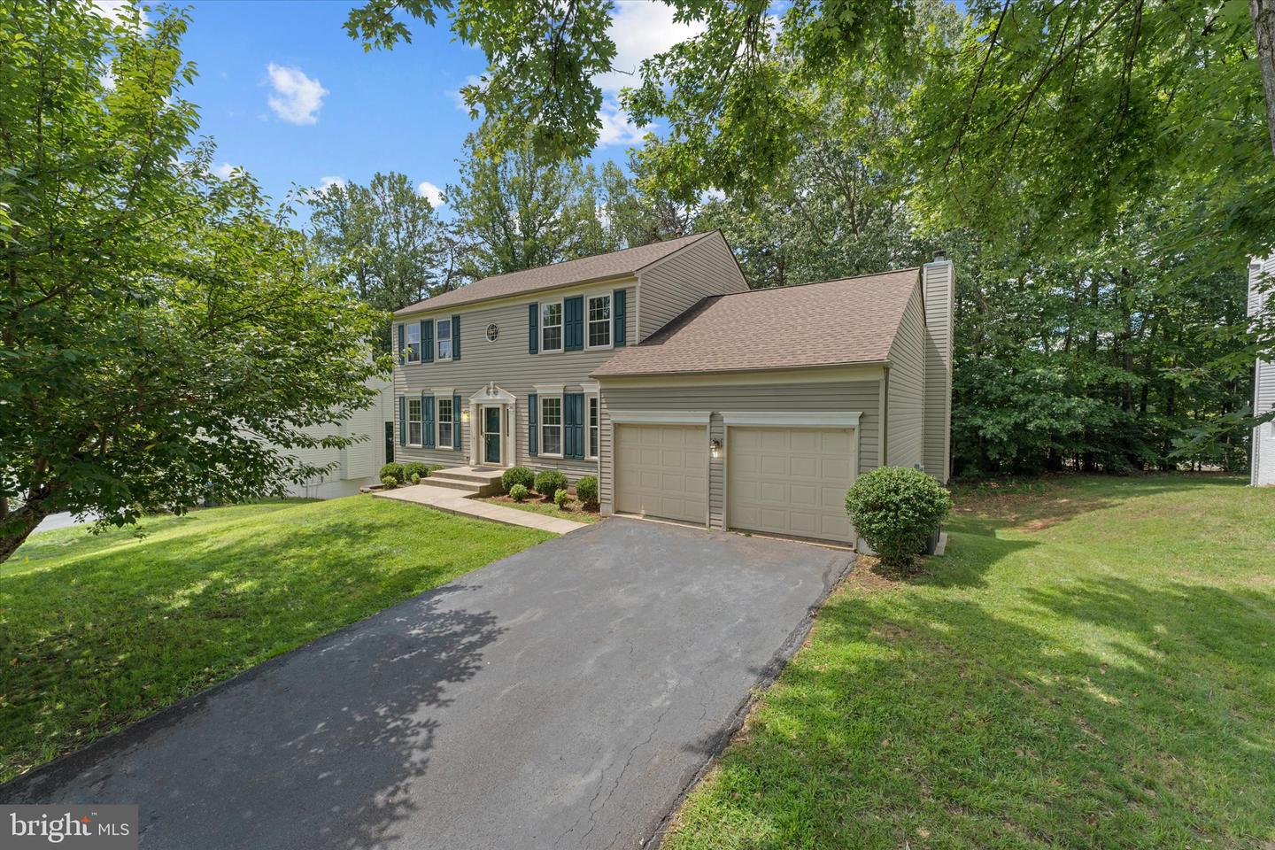 36 Westhampton Ct Property Photo 3