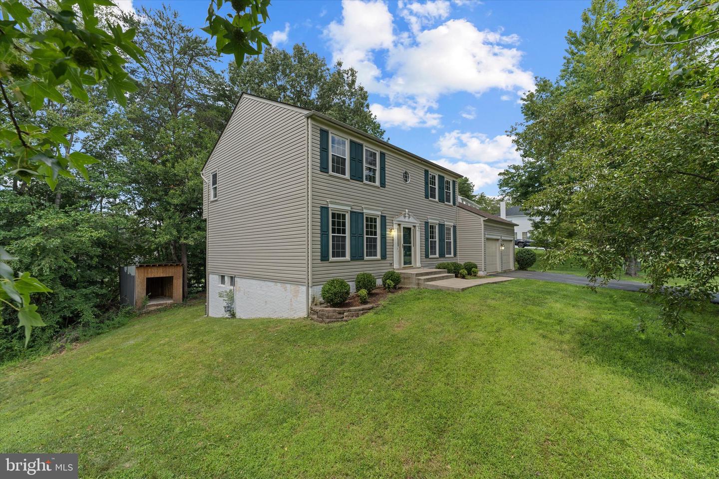36 Westhampton Ct Property Photo 4