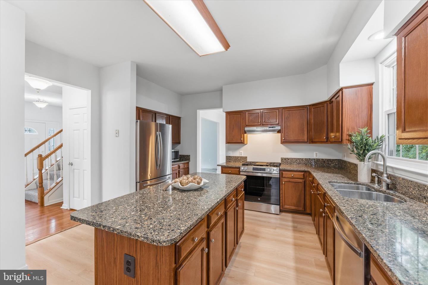 36 Westhampton Ct Property Photo 11