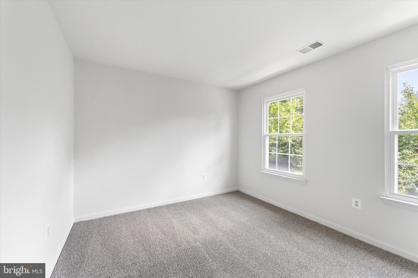 36 Westhampton Ct Property Photo 19