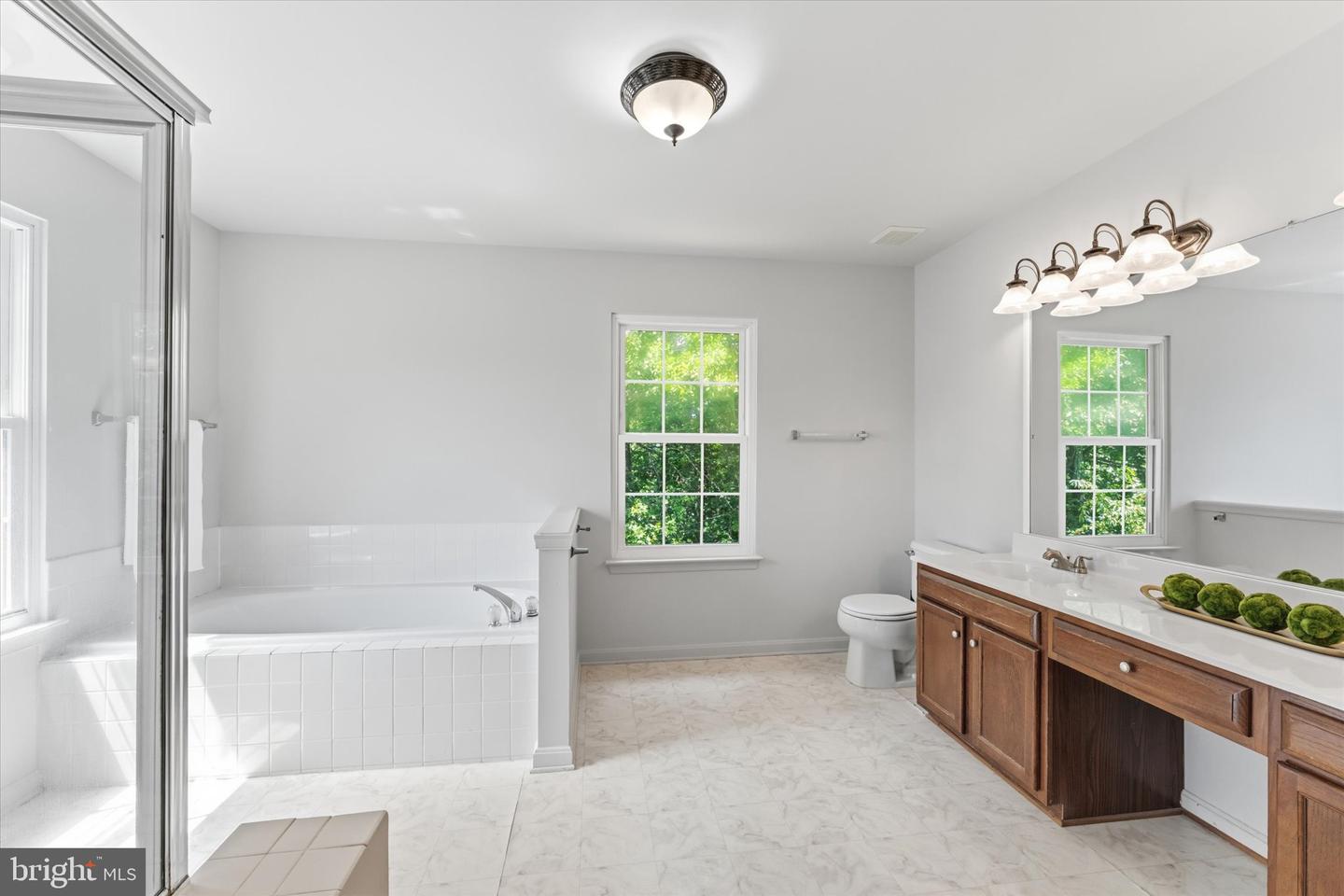 36 Westhampton Ct Property Photo 28