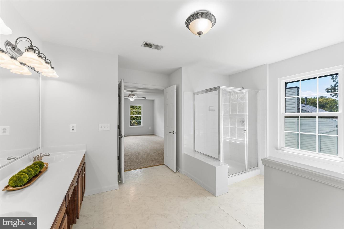 36 Westhampton Ct Property Photo 29