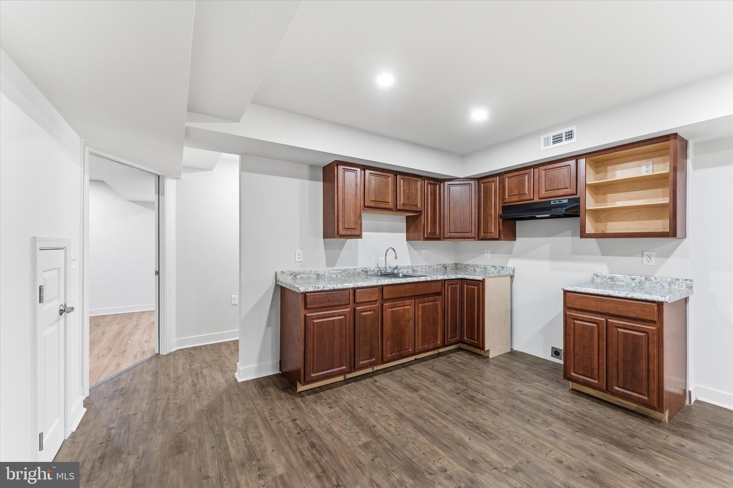 36 Westhampton Ct Property Photo 31