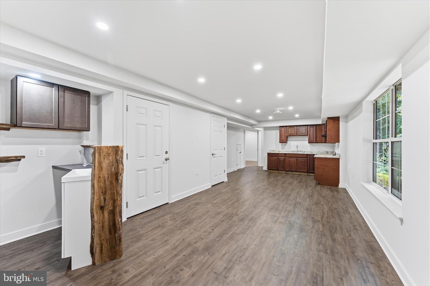 36 Westhampton Ct Property Photo 33