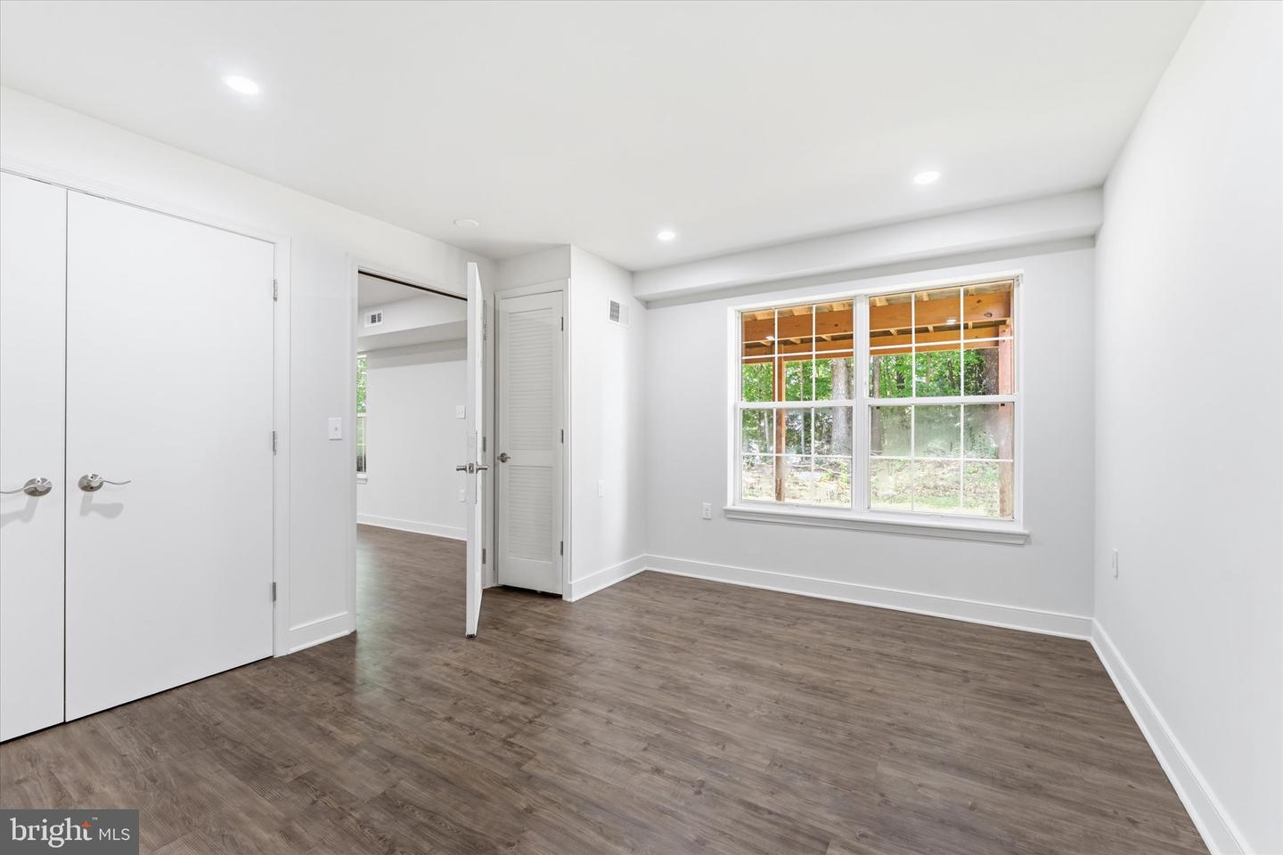36 Westhampton Ct Property Photo 34