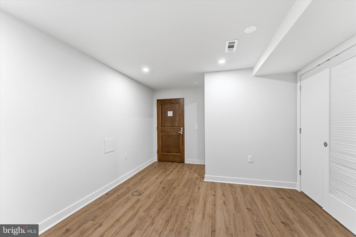 36 Westhampton Ct Property Photo 38