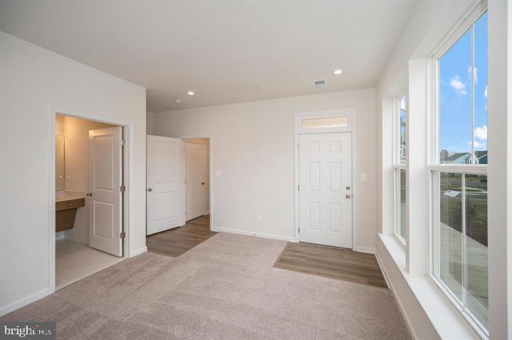 255 Aspen Rd #104 Property Photo 2