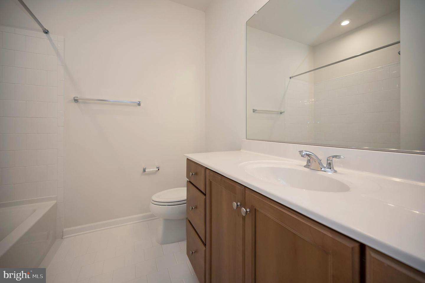 255 Aspen Rd #104 Property Photo 16