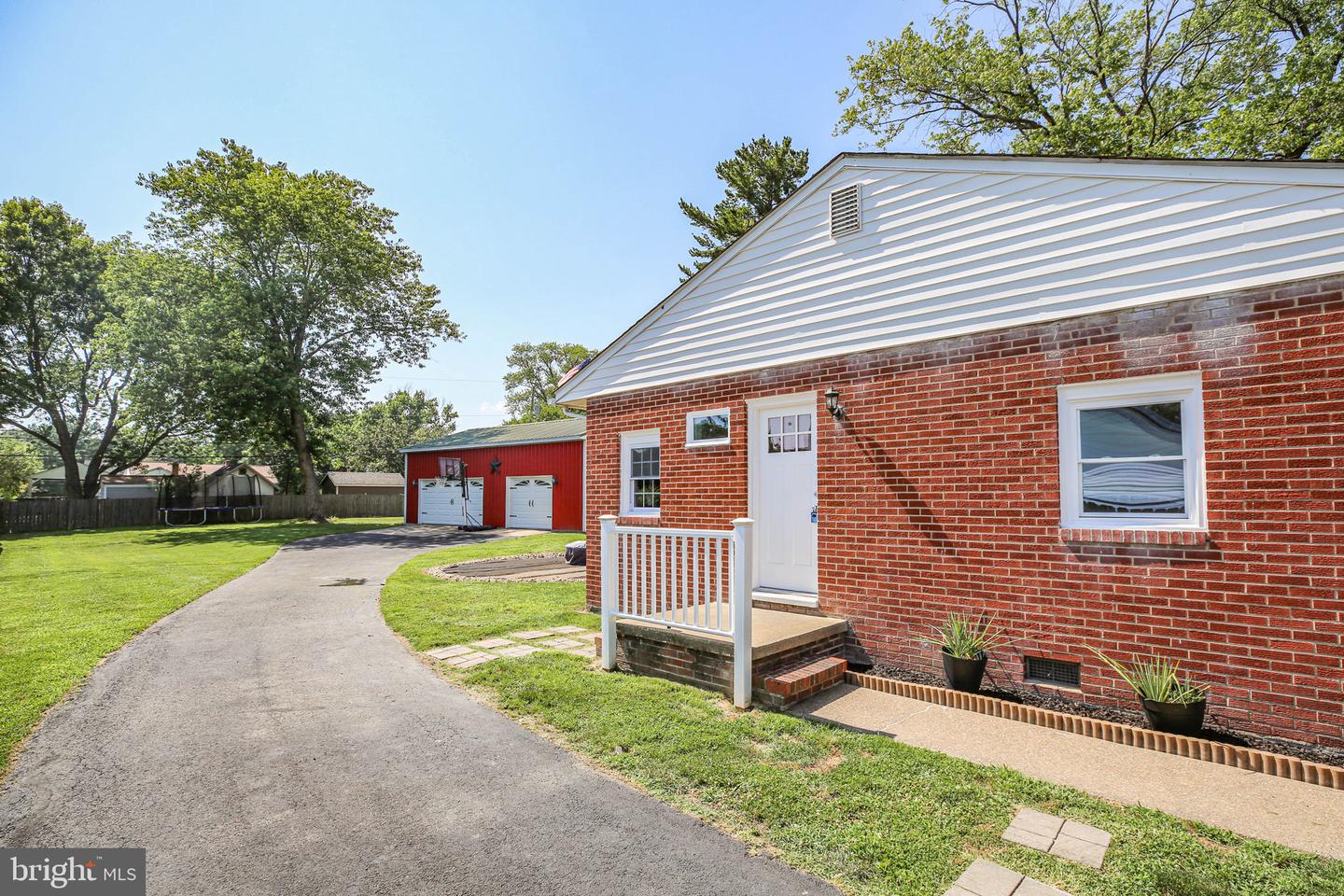 607 Culpeper St Property Photo 32