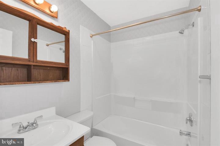23 Oak Dr Property Photo 4
