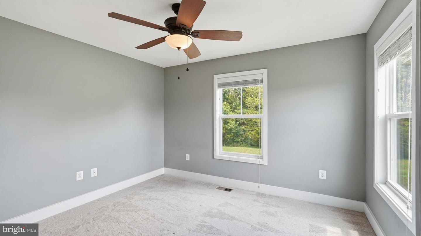 124 Brooke Point Ct Property Photo 34