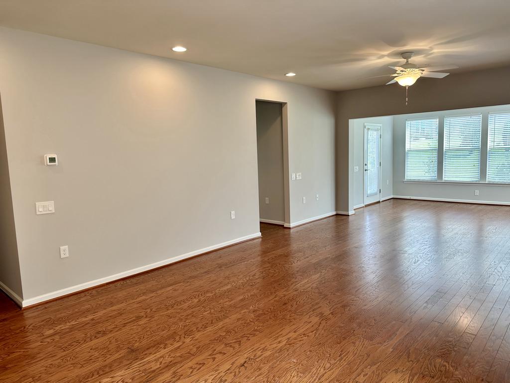 212 Denison St Property Photo 30