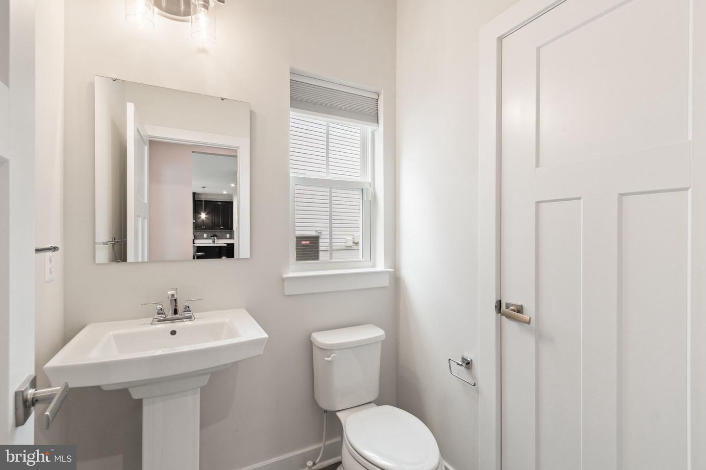 417 Greenstead Dr Property Photo 16