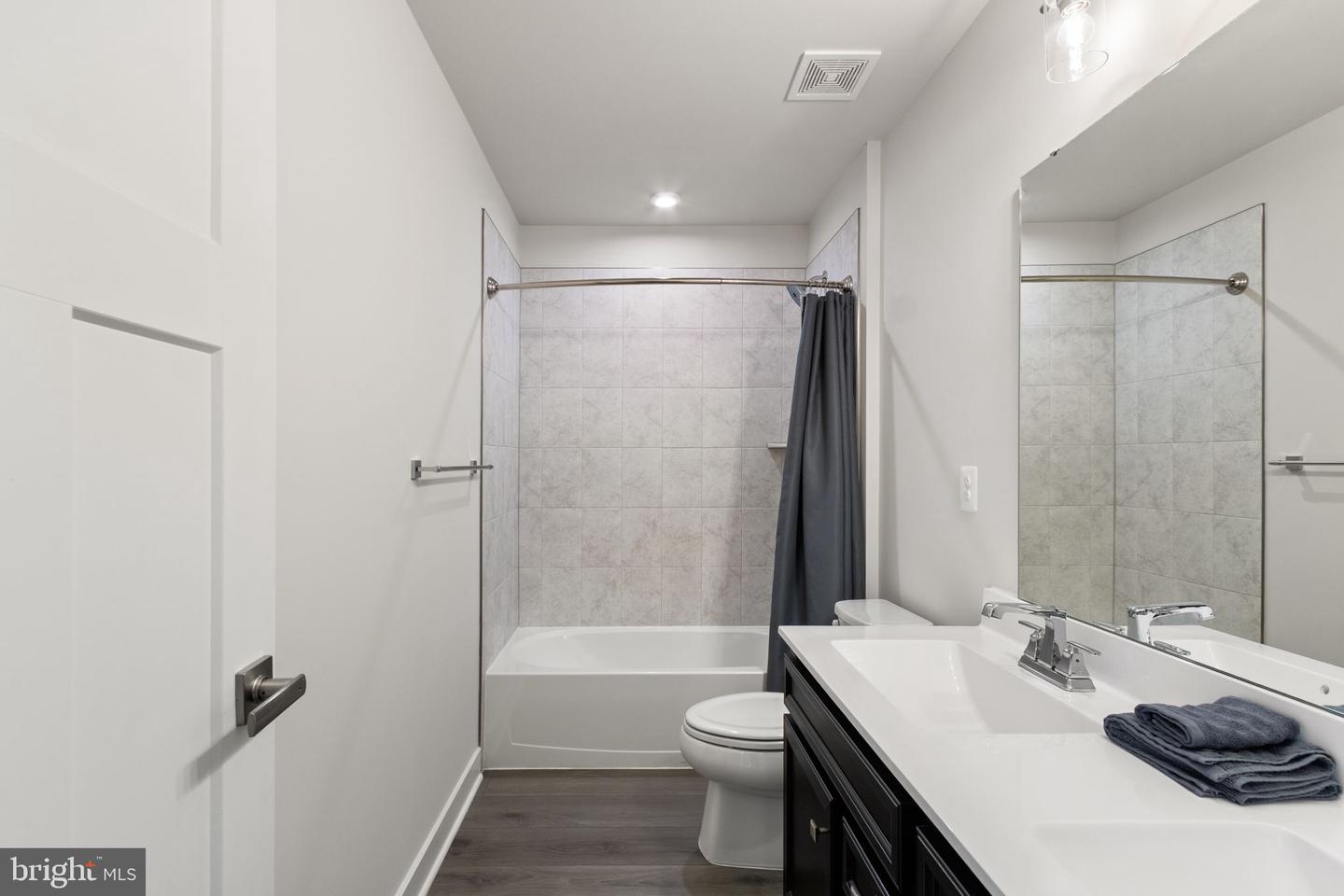 417 Greenstead Dr Property Photo 25