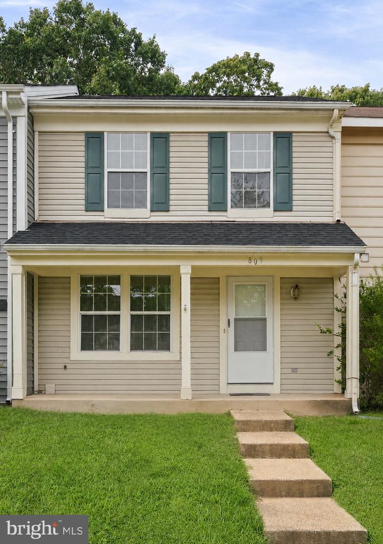 809 Knollwood Ct Property Photo 1