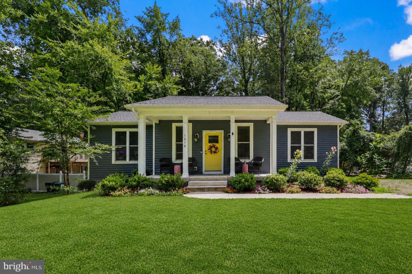 1210 Amherst Ave Property Photo 1