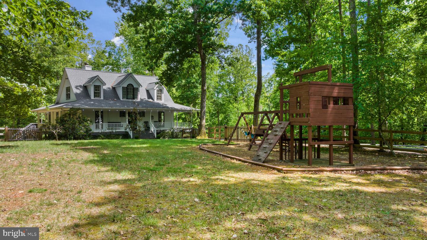 81 Lady Jane Ln Property Photo 2