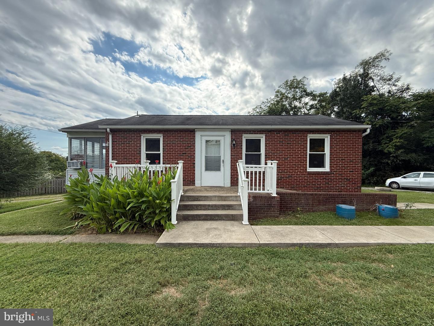 181 TRUSLOW RD #1 Property Photo 1
